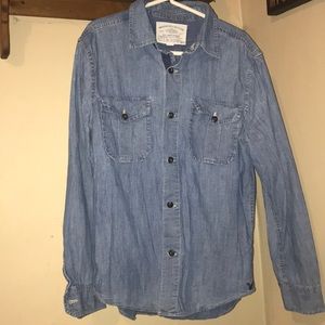 American Eagle Button Up